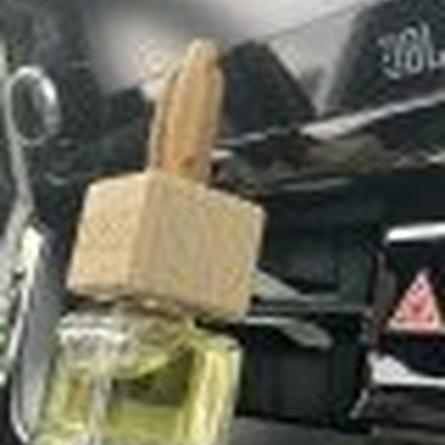 https://www.duchesse-parfums.fr/contents/duchesse/doc/00/00/03/6b/diffuseur-de-voiture-7ml-revendeurs_carre.jpg
